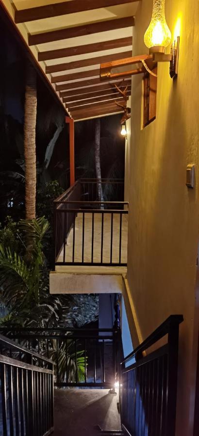 Hotel Turtle Lamp Unawatuna Esterno foto